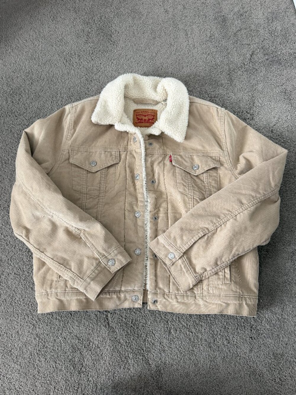 Large Tan Levi's Women's Original Sherpa Trucker Jacket 0096